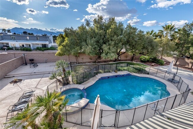 Primary Photo - 5901 Thai Coast St