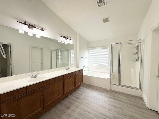 Building Photo - 9748 Waukegan Ave