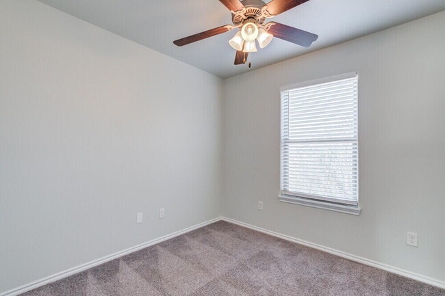 Building Photo - 1303 Kingston St