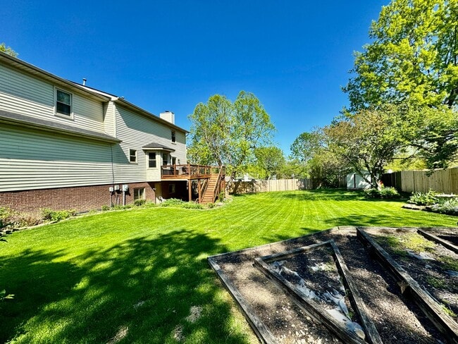 Building Photo - 4 Bedrooms with Finished Basement and Bonu...