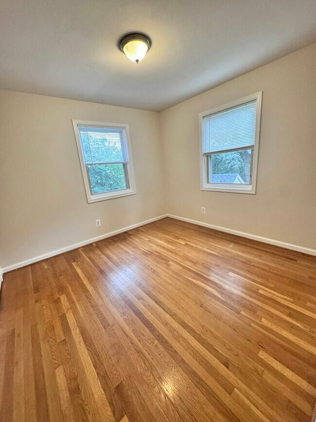 Building Photo - 9424 Adelphi Rd