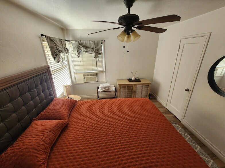 Building Photo - 278 E Merritt Ave