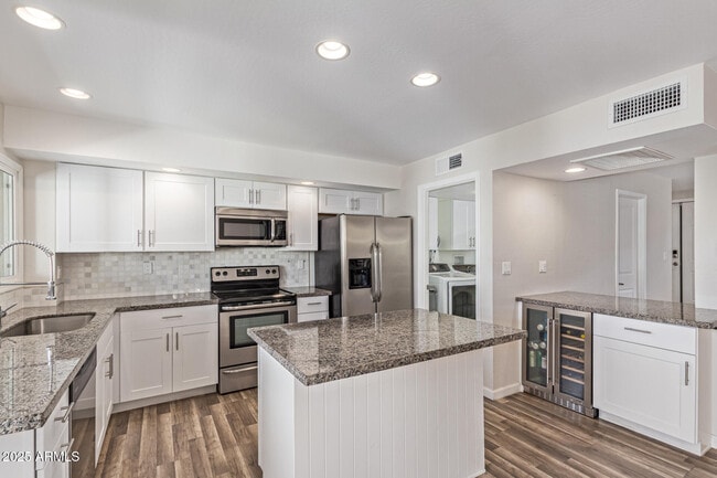 Building Photo - 5121 N Granite Reef Rd