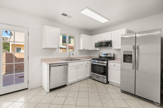 Building Photo - 2943 Quail Pointe Dr NW