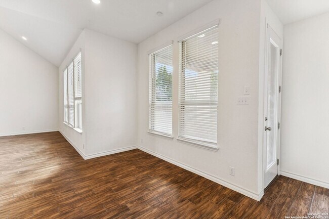 Building Photo - 12142 Buckaroo Ranch