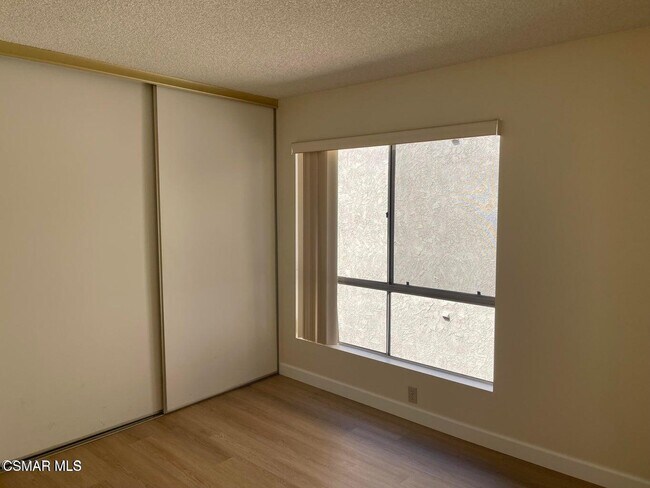 Building Photo - 286 Oak Leaf Dr