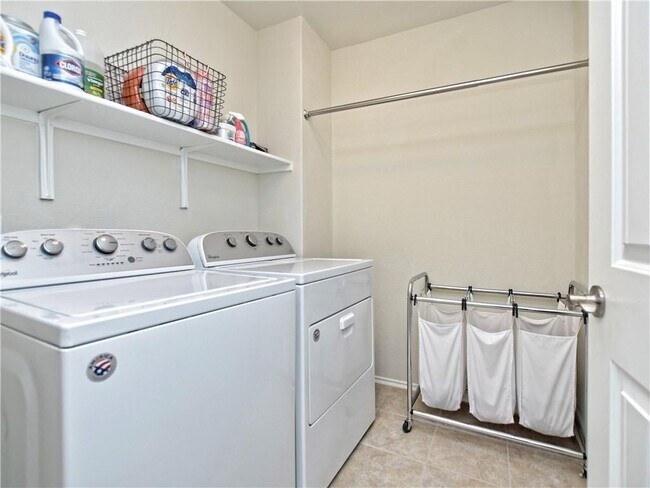 Building Photo - 177 Carlina Lp