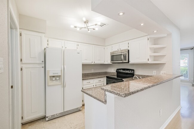 Building Photo - 2507 Bering Dr
