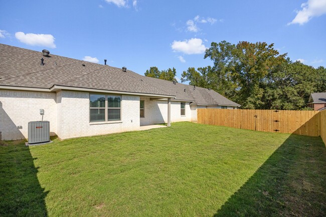 Building Photo - 3194 Dogwood Pk Blvd