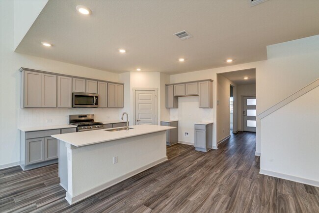 Building Photo - 200 Cupreata Ln