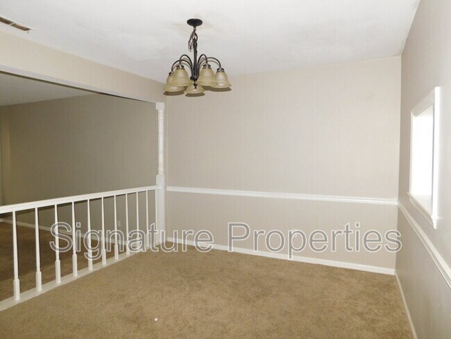 Building Photo - 5557 Old Guard Crescent