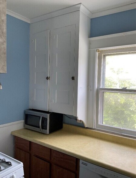 Building Photo - 614 Chenango St