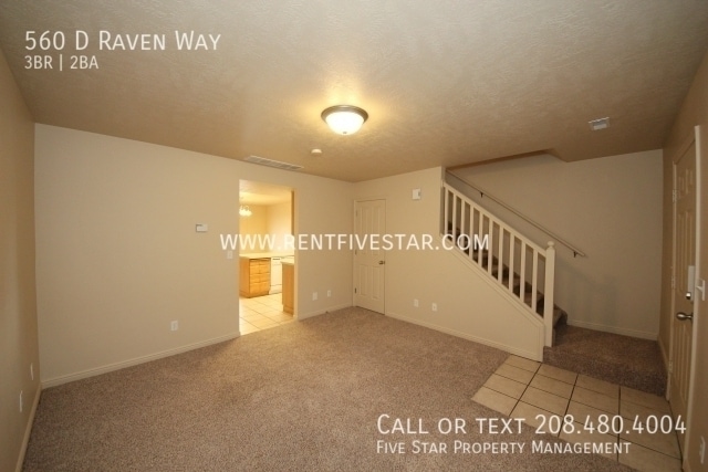Building Photo - 560 Raven Way