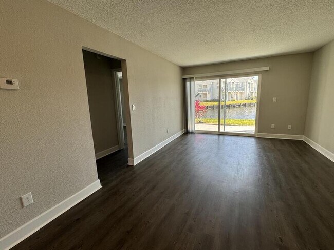 Building Photo - 2536 Woodgate Blvd