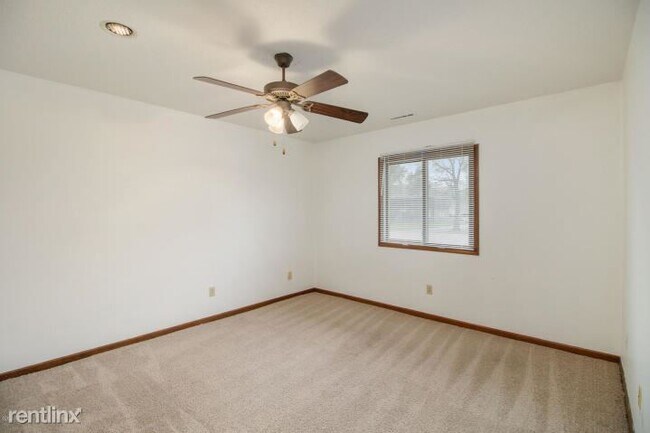 Building Photo - 2 br, 1 bath  - 2949 Danford Creek Dr Apt 3