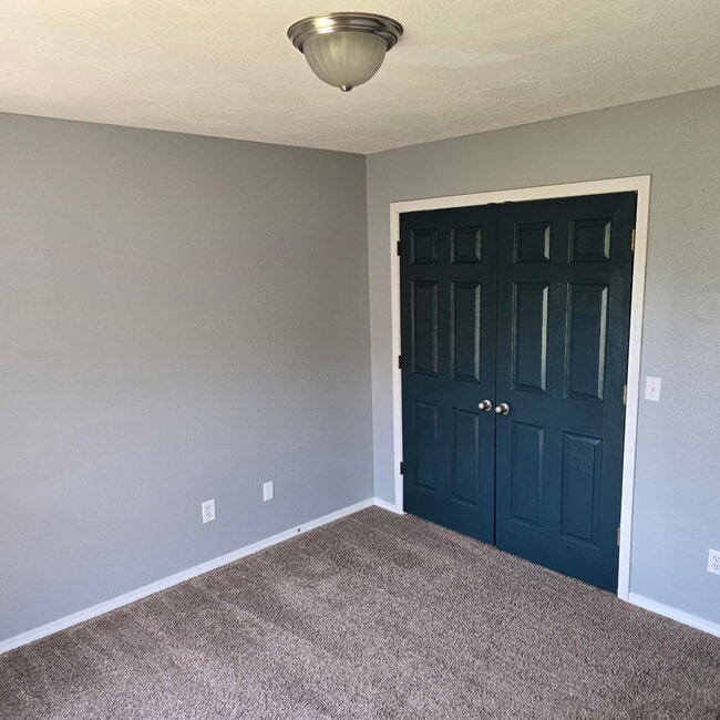 Building Photo - 120 Bailey Cir