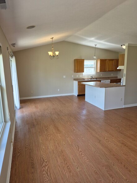 Building Photo - 3333 Trafalgar Ct