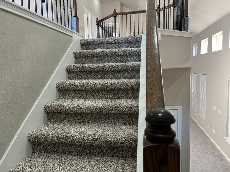 Stairs Leading To 2nd Floor - 3240 E Whitestone Blvd