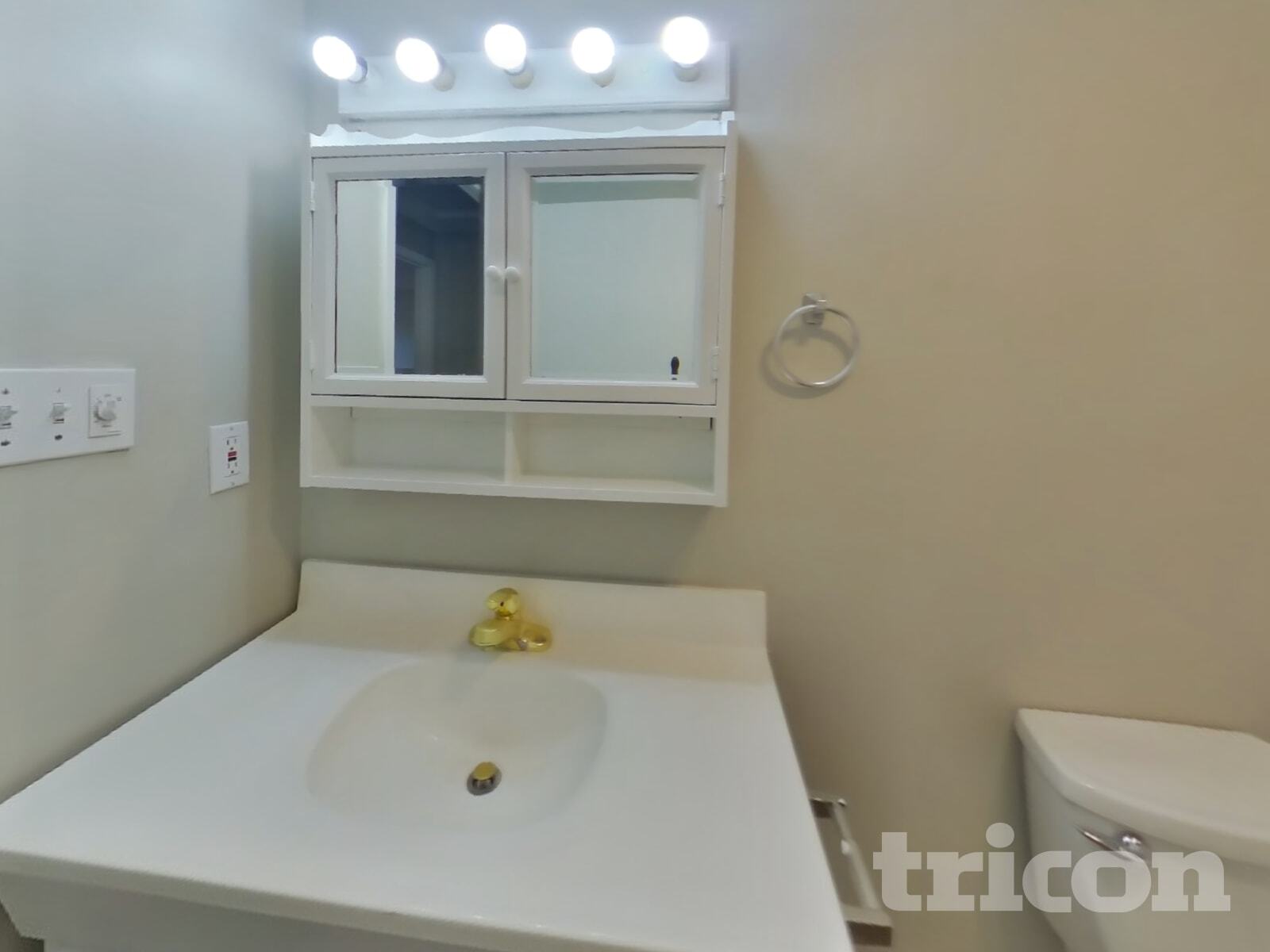 Building Photo - 3090 Santa Ana Dr