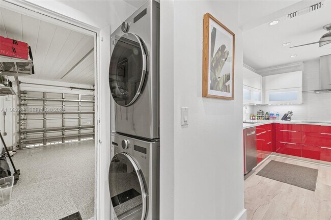 Building Photo - 2207 NE 16th Ave