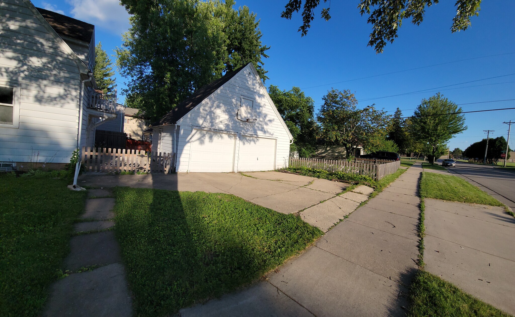 Building Photo - 1729 W Rogers Ave