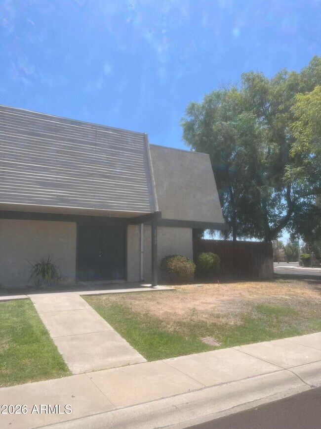 Building Photo - 5902 W Townley Ave