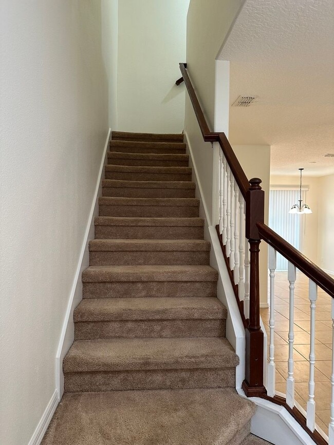 Building Photo - 3 Bedroom, 2.5 Bath Townhome in Gated Sanford Community – Pet Friendly