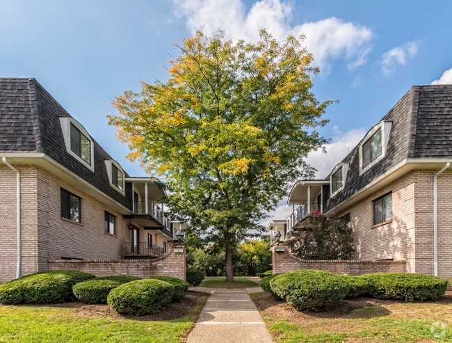 Primary Photo - LaCroix Court Apartments