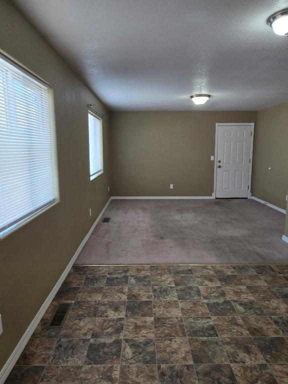 Building Photo - 2316 Lake Helena Dr