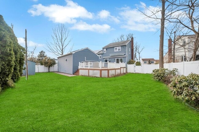 Building Photo - 11 Gardenia Ln