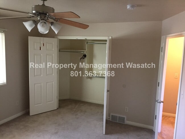 Building Photo - Pet Friendly 2 Bed 1.5 Bath Condo in Midvale