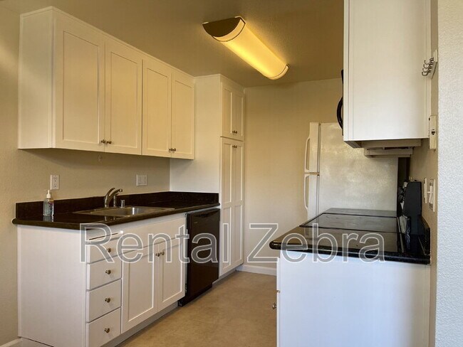 Building Photo - 233 Masters Ct