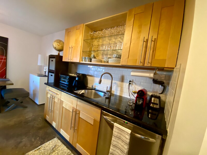 Building Photo - 970 Palm Ave