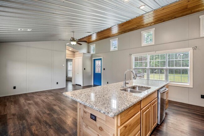Building Photo - 11419 Leonidas Horton Rd