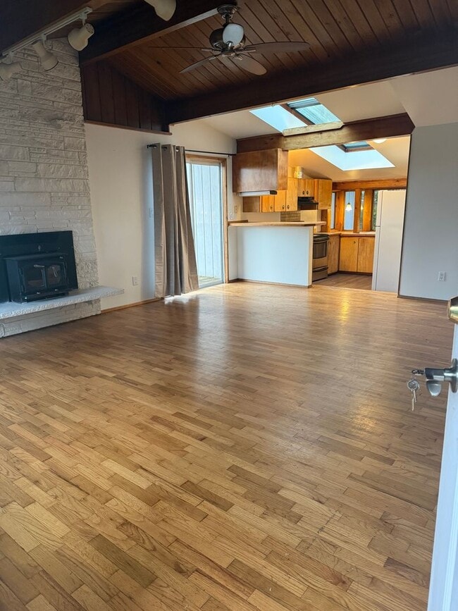 Building Photo - 3717 Lincoln Way