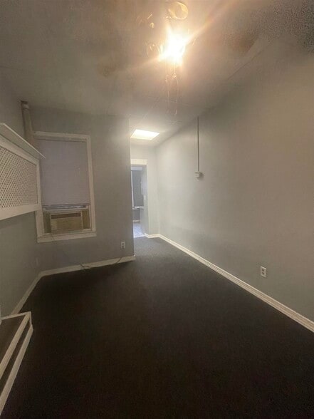 Building Photo - 107 Sherman Ave