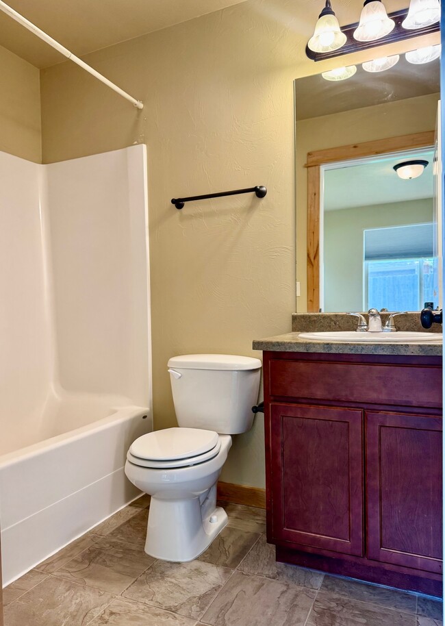 Building Photo - 171 Talon Way