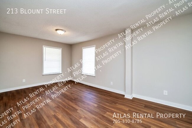 Building Photo - 213 Blount St