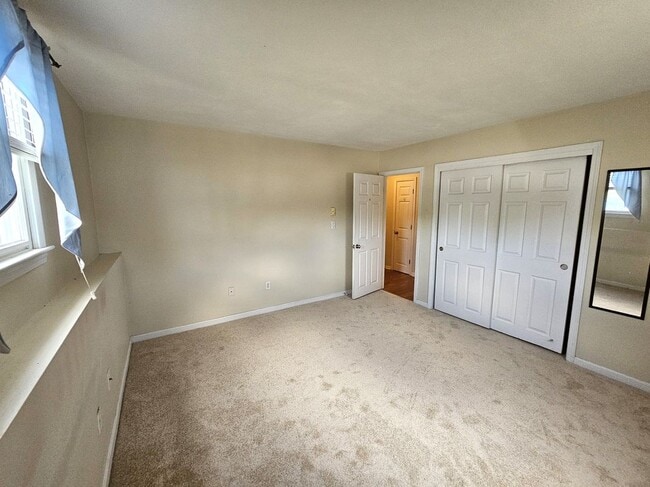 Building Photo - 200 Manville Hill Rd