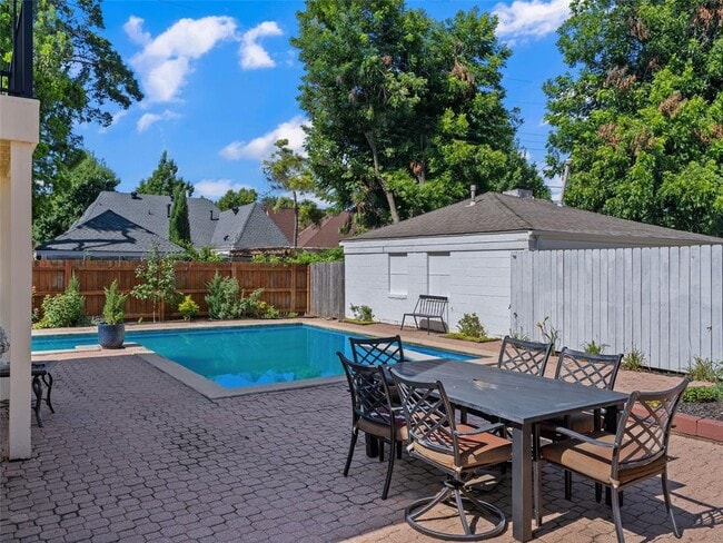 Building Photo - 212 Edgemere Ct