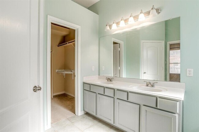 Building Photo - 4244 Summersweet Ln