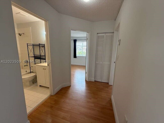 Building Photo - 1137 NW 123rd Ct