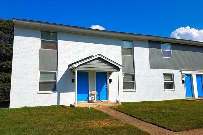 Building Photo - Classic Comfort, Modern Living: Welcome to...