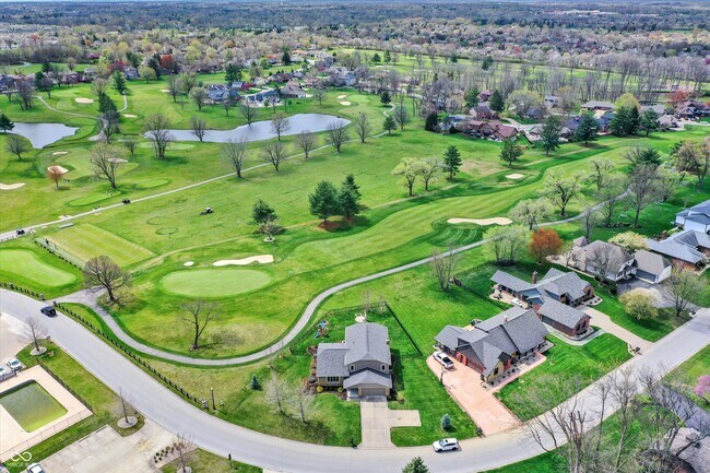 Building Photo - 3037 Golfview Dr