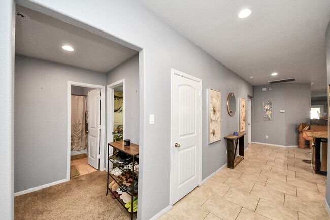 Building Photo - 3030 Dripping Springs Ct