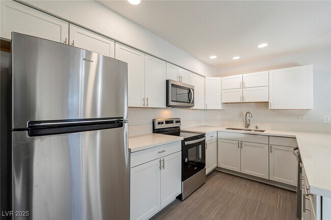 Building Photo - 832 Mantis Way