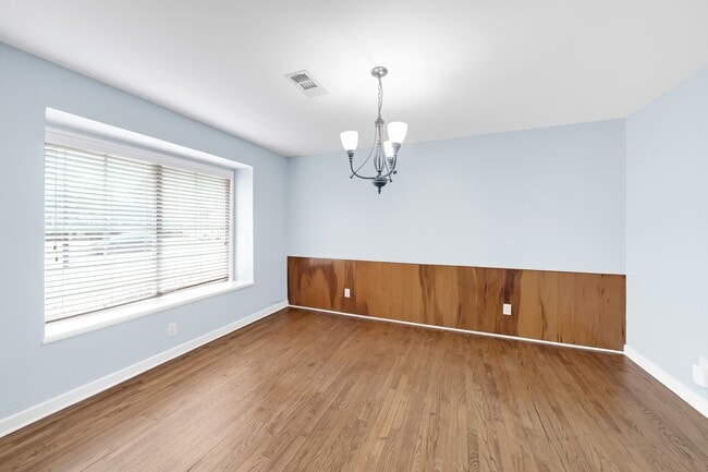 Building Photo - 4002 Martinshire Dr
