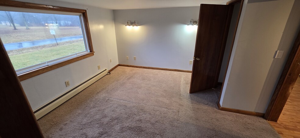Downstairs Master Bedroom - 8295 Limeridge Rd