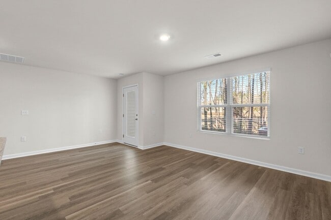 Building Photo - 640 Rd