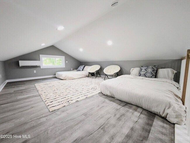 Building Photo - 124 Long Pond Lp